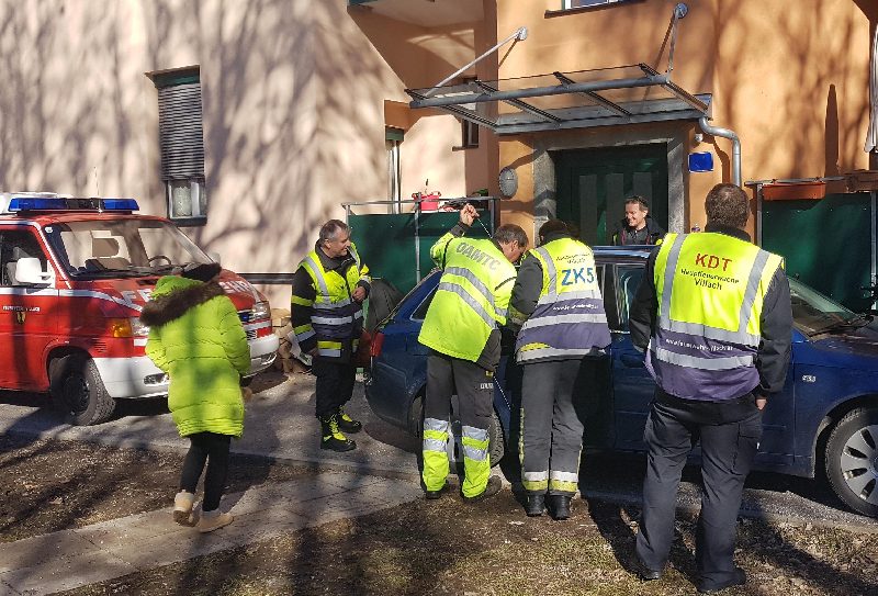 Kleinkind in PKW eingeschlossen (Bild 1)